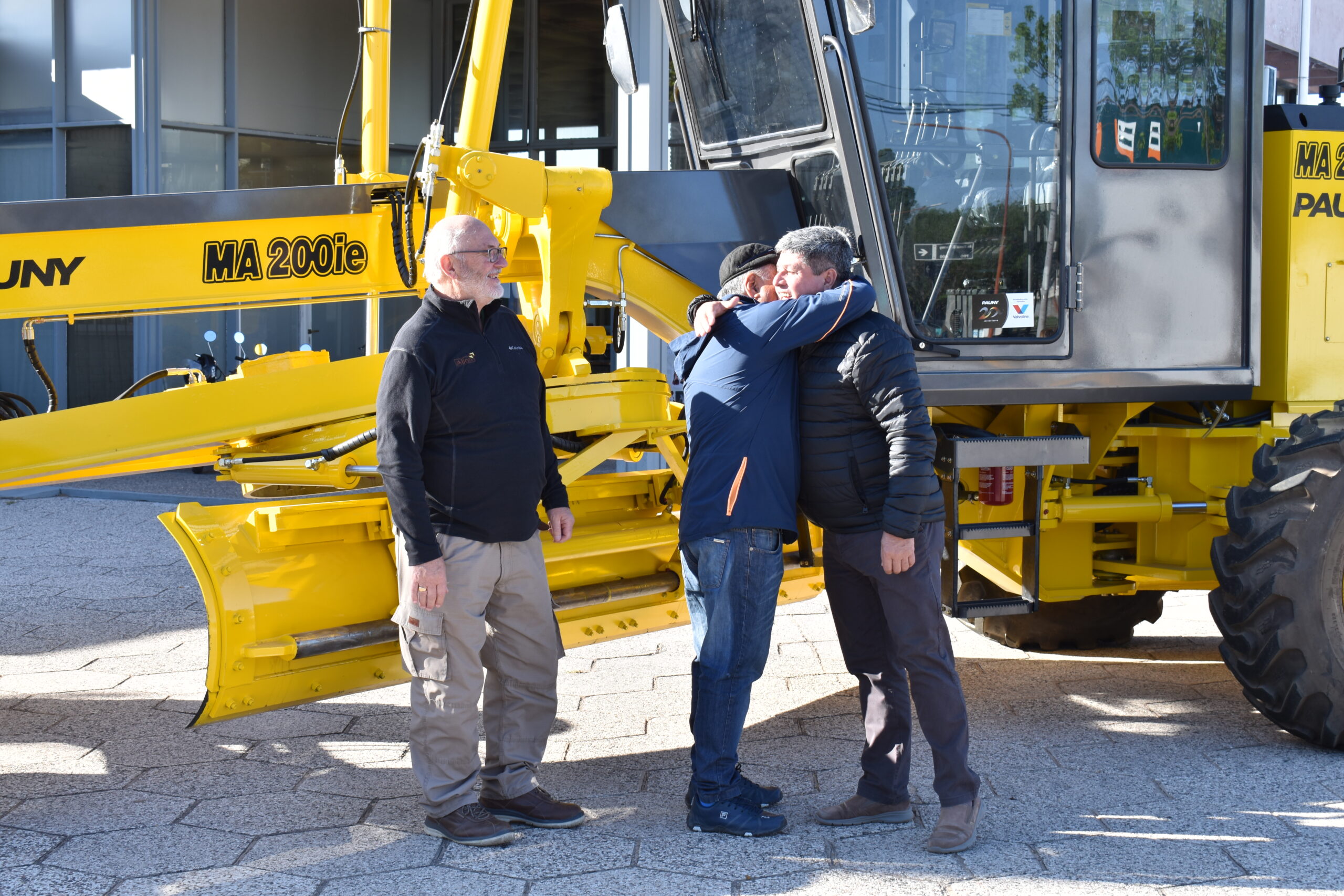 Compra de motoniveladora para Vicuña Mackenna