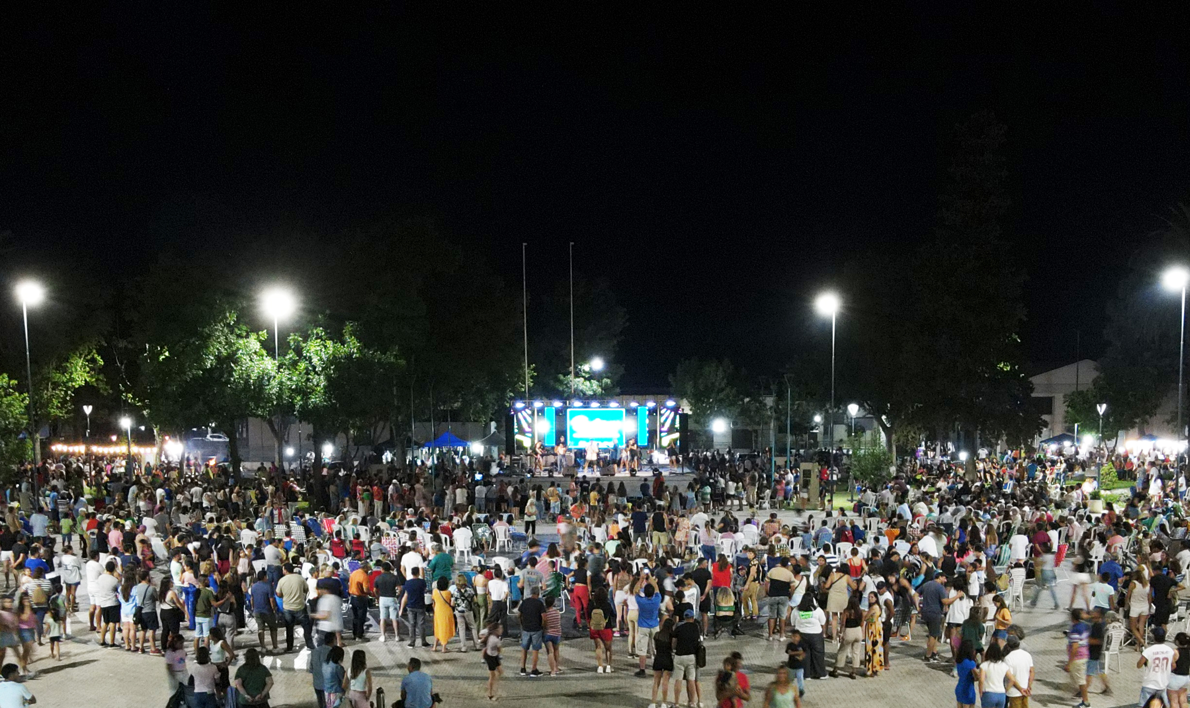 Música en la Plaza: ¡Espectacular Primera Noche!