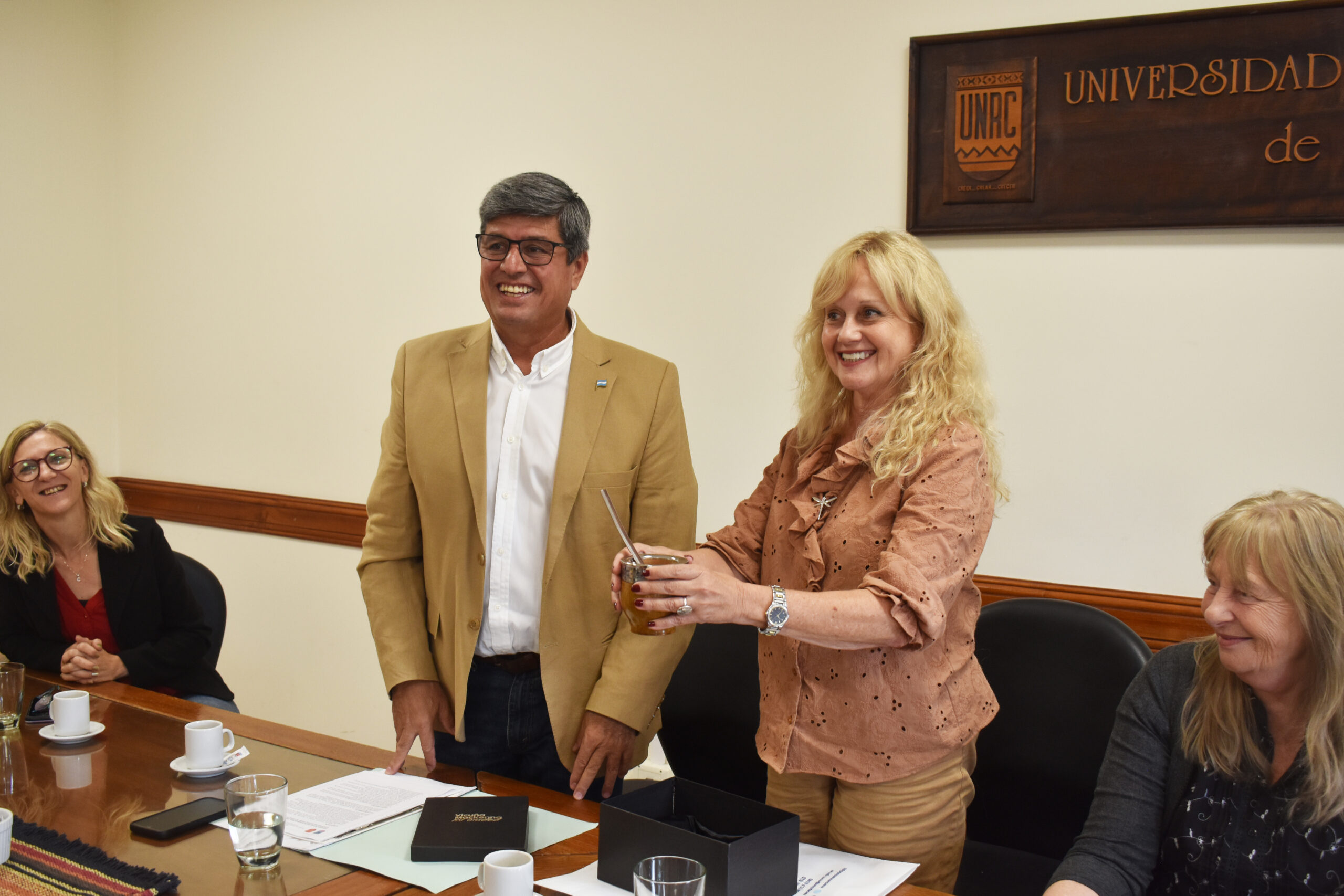 Surgente: Firma de Protocolo de Trabajo con la UNRC