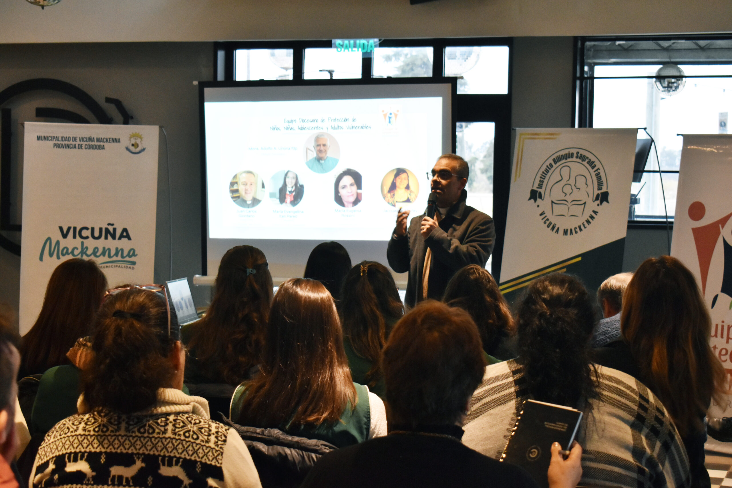 Proteger Implica Ponerse a Caminar