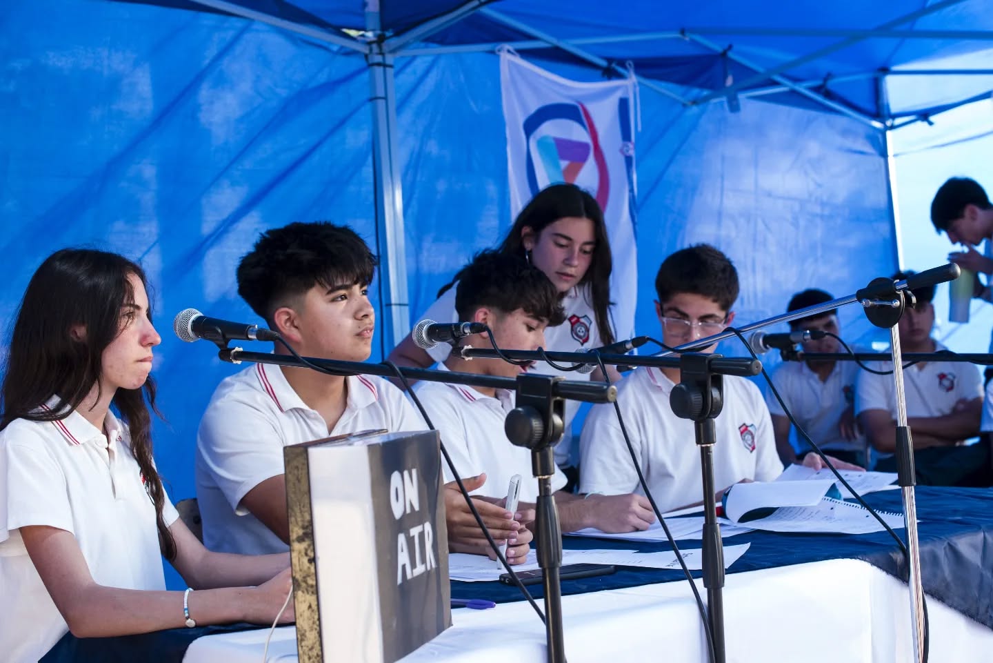 Sintonía Viva: Donde las Voces se Encuentran